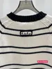 Projektantki Swetery kobiet MIU Home High Version Wczesna jesień New Age Reducing Stripe wełniane dzianiny okrągła szyja Sweter z długim rękawem dla kobiet WA60