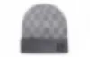 Lyx klassisk designer Autumn Winter Hot Style Beanie Letter l Hats Män och kvinnor mode universal stickad mössa höst ull utomhus varma skallar l-1