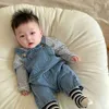 Jumpsuits Autumn New Baby Sleeveless Denim Jumpsuit Toddler Girl Pocket Overalls Newborn Boy Casual Romper Spädbarn Denim kläder H240508