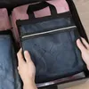 Sacos cosméticos dupla camada oco portátil bolsa de maquiagem preto poliéster malha saco de armazenamento de higiene pessoal 2024 para mulheres meninas