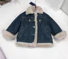 Nieuwe kinderjas designer denim jongens meisjes revers jas Maat 110-160 winter babykleertjes Dik en warm kind Bovenkleding Jan20