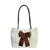 Kvällspåsar Autumn Winter Tote Bag Big Capacity Kvinnor Plush Axel Fashion Faux Fur Ladies Handbag Solid Color Pendut