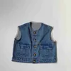 Weste 2024 Frühling neuer LDREN ärmellose Denim Weste Jacke Mode Girls Big Pocket Coat Kinder Jungen Strickjacke 1-6Y BABY CLOUMS H240508