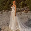 Robe de mariée sexy de plage pour la mariée Shine Tiered Tulle Spaghetti Bretelles Appliqued Dentelle Robes de mariée pour le mariage Balayage Train Designers Robes NW069