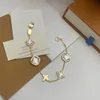 Kadınlar için kadın mücevher bilezik tasarımcısı zincir bilezikler lüks moda bilezik kadın takı q95596 renk çiçek kabuğu elmas elmas bilezikler kutu