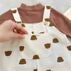 Jumpsuits schattige beren print baby mouwloze romper herfst kinderjongen losse pocket overalls peuter meisje katoen jumpsuit babykleding H240508