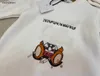 Nya spädbarn Jumpsuits White Boys Girls Bodysuit Set storlek 59-90 Doll Bear Print nyfödd baby crawling kostym och mössa med en visir jan20