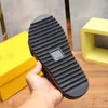 Zapatillas de diseñador para hombre Sandalias de moda de cuero de verano Zapatos de playa casuales y cómodos para hombre Presentación de diapositivas del hotel Zapatillas suaves Vacaciones junto al mar Chanclas con caja