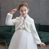 Новинка 2024 года, детское пальто с шалью для девочек, одинаковое пальто из искусственного меха, детский банкетный жилет для выступлений и модные куртки с рукавами