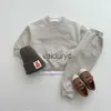 Pyjama's nieuwe baby lange mouw kleren set ldren casual sweatshirt + sportbroek 2 stks pak katoen peuter outfits losse jongensmeisjes set h240508