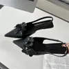 Sapatos de vestido Designer Slingback Flor Apontou Toe Fino Salto Baixo Mulheres Bombas Marca Elegante Casamento Banquete Sandálias Sexy Mules
