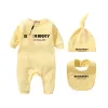 Barn bodysuit för spädbarn nyfödd baby jumpsuit tjej designer varumärke bokstäver dräkt övergripande kläddräkt romper outfi hakhatt 3pc csg2401187-6