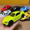 Elektrik/RC Araba 1 43 Diecast Alaşım Model Metal Geri Çekme Simülasyon Araç Oyuncak Boy Spor Araba Süsleme Kidsl231223 kapı oyuncaklarını açmak için