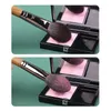 Pincéis de maquiagem H172s Professional Handmade Soft Saikoho Goat Hair Flat Round Blush Brush Ebony Handle Make Up