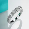 Anéis de banda AnuJewel 4mm D Cor Moissanite WeddBand R 925 SterlSilver 18K banhado a ouro Eternity Band Anéis de noivado atacado J240118