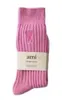 Vente en gros lettre d'amour broderie aiguille épaisse épaissie Couple sport chaussettes à la mode pour hommes et femmes chaussettes longues empilées pur coton couleur bonbon d'hiver chaussettes à la mode z1