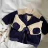 Jacken 2023 Winter Neues Baby Cord Cord -Mantel warme Mantel -Säuglings -gepolsterte Jacke plus samtig dicke Kleinkindmädchen Jungen Langarm Casual Clothes H240508