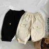 Trousers 2024 Spring New ldren Vintage Big Pocket Cargo Pants Baby Loose Kids Boys Casual 1-6year Toddler Clothes H240508