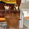 10s Tote Bag 18 cm luxe designer tas eenvoudige lichtgewicht slijtvaste tas handgemaakt lederen groentemand klassiek lederen lychee ontwerp met de hand genaaid handtas