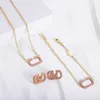 Pendientes de tuerca de diseñador para mujer, tachuelas de diamantes, tachuelas de cristal rosa de lujo con letras en v para niña, joyería de moda, regalo de aniversario