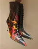 Uria Boots 디자이너 여성 봄과 가을 불 프린트 가죽 발목 부츠 고급 패션 고품질 고품질 고품질 섹시 스파이크 부츠 크기 35-41