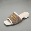 Hausschuhe Designer Sommer Strand Loafers Slouches Low Heels Leder Brief Frauen Metall Damen Sandalen Plus Größe 35-42 US4-us11