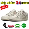 2024 Homens Mulheres Sapatos Flat Sneakers Lows Panda Branco Preto Cinza Nevoeiro Triplo Rosa Unc Syracuse University Blue Red Blossom Mens Low Womens Designer Casual Trainers GAI