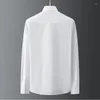 남성용 캐주얼 셔츠 2024 Spring Fold Striped Liuding Decoration for Men Slim Fit 비즈니스 드레스 셔츠 사무실 소셜 스트리트웨어 블라우스
