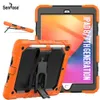 Tablet PC -fodral Väskor för iPad 10.2 2019 7: e 8: e Gen A2197 A2602 CASE Kids Safe Silicon PC Hybrid Chockproof Stand Tablet Cover YQ240118