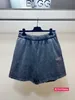 Designer-Herrenshorts Korrekte und locker sitzende Version der hochwertigen Freizeitshorts mit Cola-Wellen-Stickerei der B-Familie, Caprihosen im gleichen Stil für Herren und Damen 8DDV