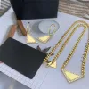 Womens Driehoek Hanger Kettingen Voor Vrouwen Luxe Ontwerpers Kettingen Met Oorbellen Link Chain Mode-sieraden Accessoires