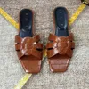 Slippers Designer Sandales Brown Leather Slippers Sandales pour femmes saluent les pantoufles de mule en cuir Chaussures pour femmes Slippers Luxury Femme Femmes Slippers
