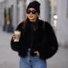 Iconic Street Fashion Week Luxury Brand Gardient Cropped Faux Fur Coat Women Winter Cool Girls Fluffy Short Fur Jacket 240117