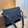 Designerväskor Kvinnors axelväskor Crossbody påsar denim klaffpåsar plånbok kortväska underarmsäck handväska