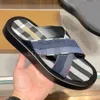Paris män sandaler designer strand tofflor lyx hem komfort platta fötter tofflor mode randiga sandaler