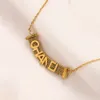 Collana di marca di lusso famosa per le donne Collana in oro 18k placcato con strass di cristallo Ciondolo con lettera C Collane Accessorio di gioielli di alta qualità 20 stile