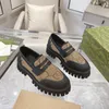 디자이너 신발 남성 여성 캐주얼 검은 가죽 신발 증가 플랫폼 운동화 클라우드 버스트 클래식 특허 매트 로퍼 트레이너
