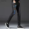 Mäns jeans Korea version Mens Högkvalitativa ädla svarta jeansslimsträcka jeanslight lyxbroderier Jeans Stylish Sexy Street Jeans; L240119