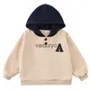 Hoodies tröjor 2024 våren ny ldren långärmad hooded tröja brev tryck pojkar flickor casual hoodie lösa baby topps barn kläder h240508