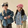 Giacche 2024 Spring Nuovo londe Giacca di jeans a maniche lunghe sciolte per bambini pavimenti casual ragazza di moda jeans cardigan da 1-6 anni abiti per bambini h240508