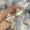 2023 Style modowy kanał kolczyka gładki w 18 -karatowym złotym srebrnym słowach kształt dla kobiet dar biżuterii ślubnej kx11f