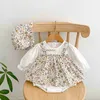 Rompers 2023 Autumn New Baby Girl Long Rleeve Floral Bodysuit + Hat Cotton Noworodka Bawełniana Suknia Toddler Stroje 0-24M H240508