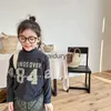 Hoodies Swefsshirts 2023 Winter Ldren New Long Sweeve Darkshirt Shirt رسالة طباعة فتيات بالإضافة إلى مخملية سميكة الأطفال الأولاد الصوف Tops H240508