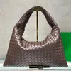 Designer Bag Tote Stora Hop Shoulder Bags Intrecciato Woven Calfskin Leather Internal Zippered Pocket Flap Stängning Säkrat lyxmärke