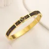 Bangle Nieuw Cadeau Bloem Lederen Armband 2023 Bruiloft Reizen Designer Armband 18K Goud Correct Met Binnen Stempel Hoge Kwaliteit Klassieke Kleur Armband Niet Vervagen jewelr