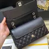 10A Borsa Jumbo a doppia patta di alta qualità di livello superiore Designer di lusso 25CM 30cm Vera pelle di caviale in pelle di agnello Borsa classica tutta nera Borsa trapuntata a spalla