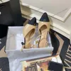 Spitze hochhackige Sandale Ledersandalen Markendesigner Damen neuer Gürtel mit Absätzen Sommermode außerhalb des Kanals flache Sandalen tragen