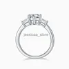 Band Ringen HanYu Klassieke Zes Klauw Drie Stenen RFor Vrouwen S925 Zilver 1Ct Ronde Moissanite Diamond WeddRings J240119