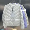 Femmes Down Parkas Marque française Lans Luxury Designer Femmes Doudoune légère Courte Broderie Badge Couleur Bloc Épaissi Chaud Femmes Puffer Veste Veste D'hiver Wom