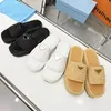 امرأة الكروشيه منصة زلة على الصندل مثلث Tazz Tazz Slipper Designer Shoe Mule Indoor Prad Sandal Summer Sandale Sliders Straw Luxury Pink Shoes Man Top Beach Slide